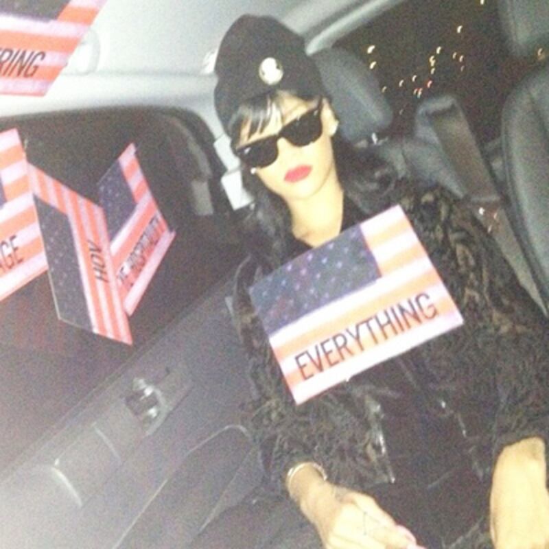 galleries/2012/05/27/katie-couric-wiz-khalifa-more-celebrity-twitter-pictures-photos/twitpics-rihanna_qjemvc