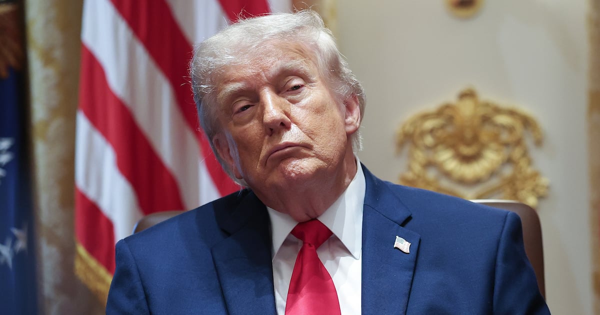 Trump Health: Doctor Calls for Transparency After Walter Reed Visit