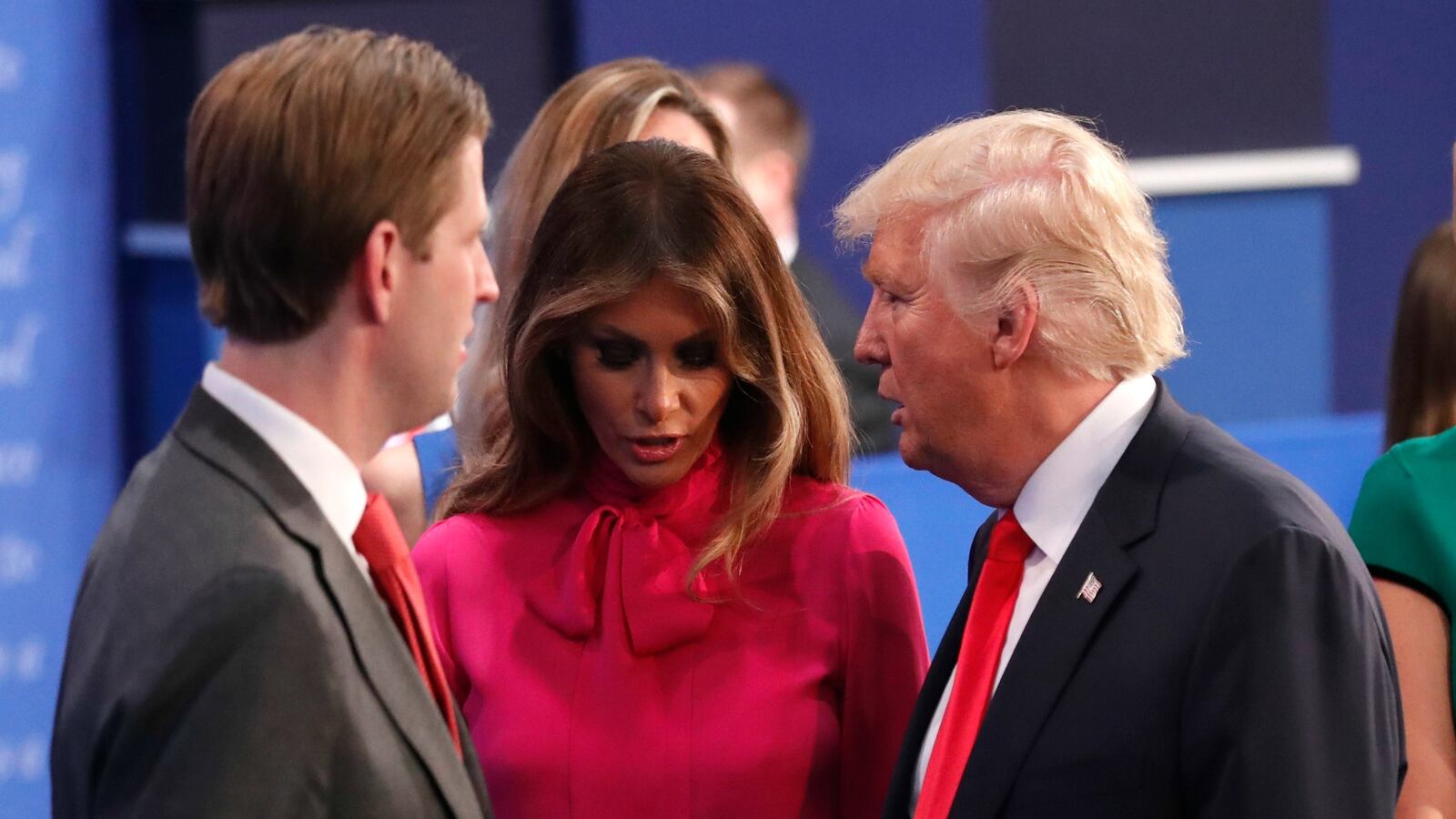 cheats/2016/10/14/melania-trump-threatens-to-sue-people-magazine-over-assault-story/161013-melania-lawsuit-people-magazine-cheat_fyljrm