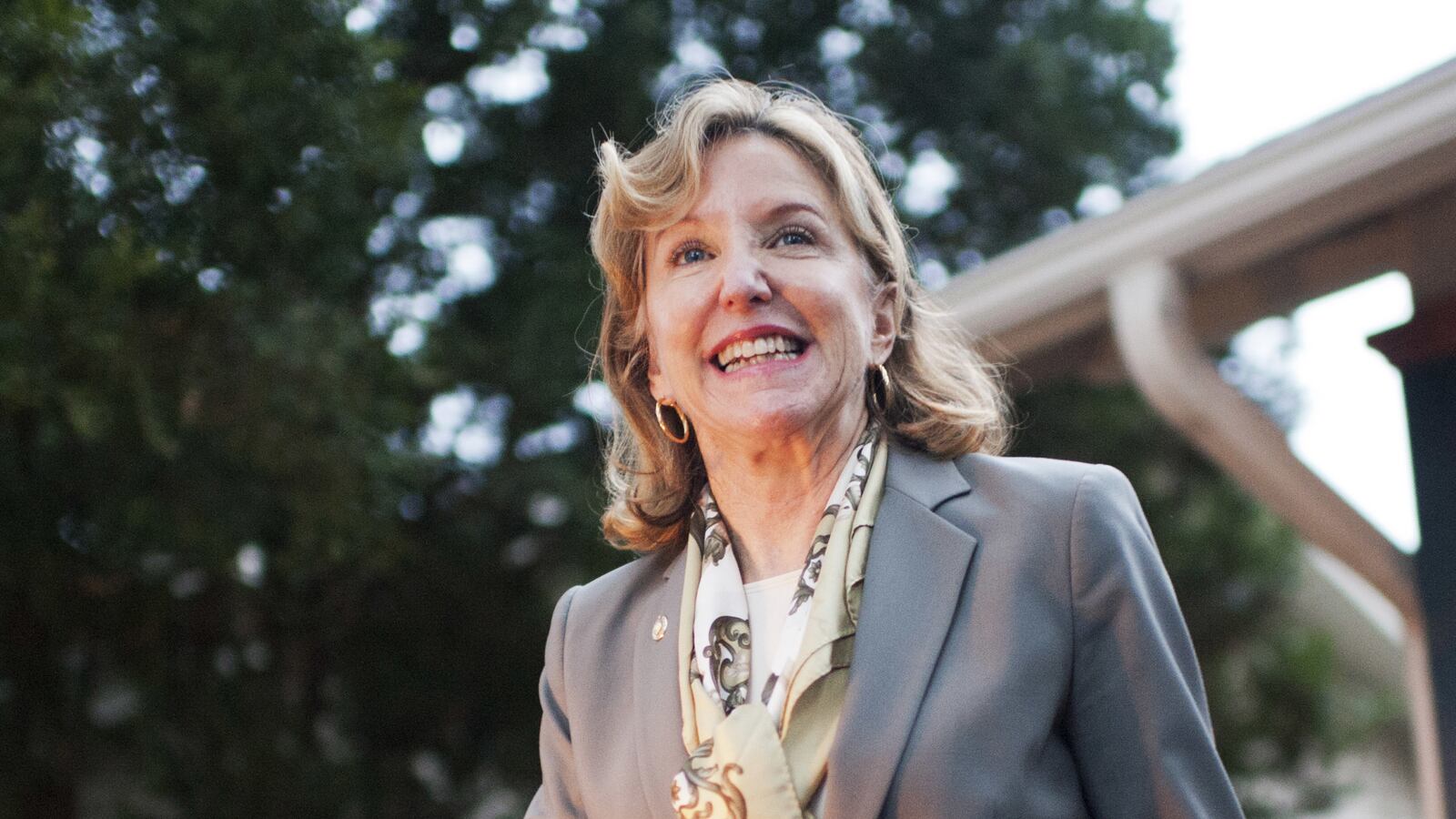 articles/2014/10/20/in-tarheel-state-democratic-senate-incumbent-bucks-national-gop-trend/141019-jacobs-hagan-tease_hygpvr