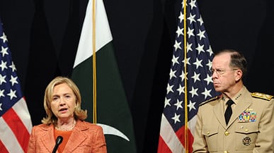 articles/2011/05/27/hillary-clinton-and-mike-mullen-on-americas-problems-with-pakistan/moreau-hillary-pakistan_183863_p6cmnk