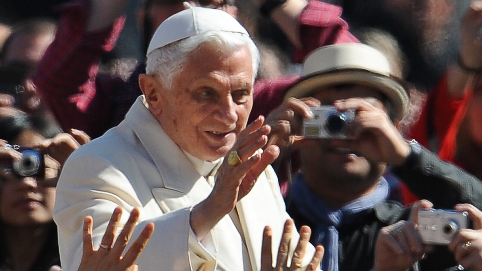 cheats/2012/03/20/jp-morgan-closes-vatican-account/vatican-bank-cheat_lhq3z0