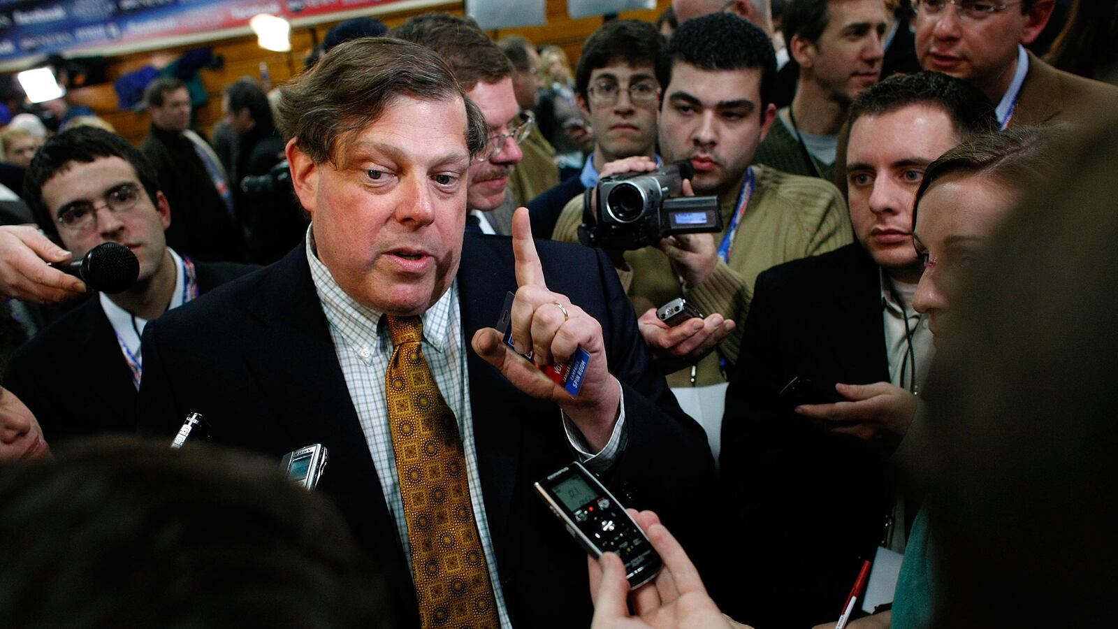 articles/2015/10/16/hillary-s-ex-consigliere-she-ll-win-with-the-margaret-thatcher-model/151015-clift-mark-penn-tease_smnbfv