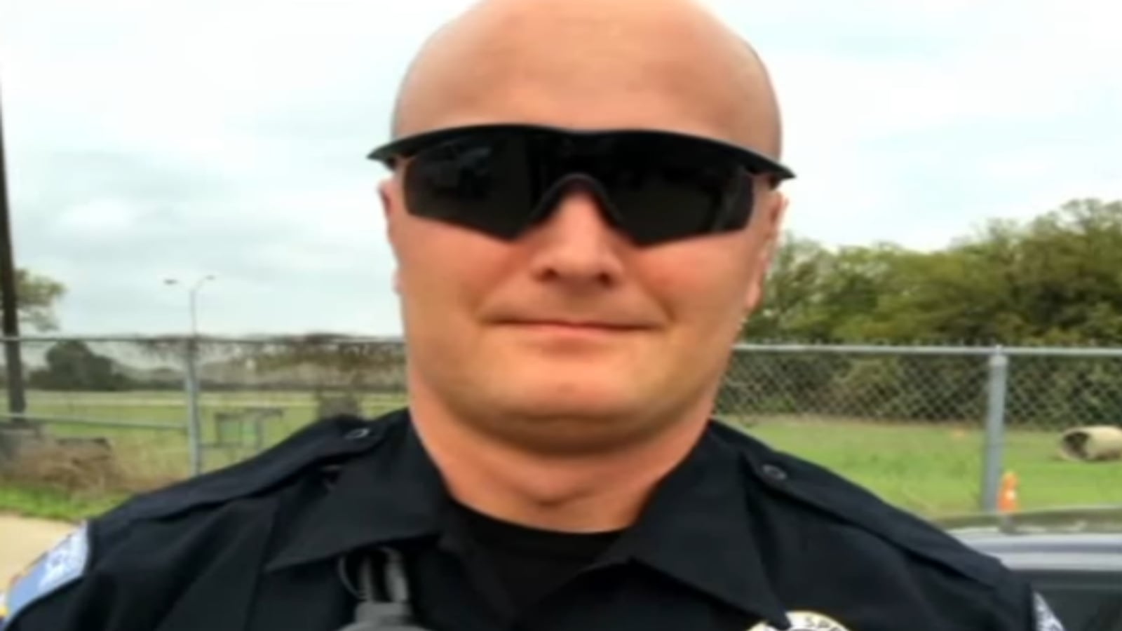 cheats/2017/05/06/texas-cop-released-on-bond-after-turning-self-in/170506-roy-oliver-turns-himself-in-cheat_dqxrsc