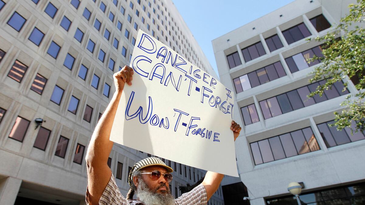 cheats/2011/06/28/trial-opens-for-katrina-police-shootings/trial-new-orleans-katrina-shooting-cheat_s19iu6