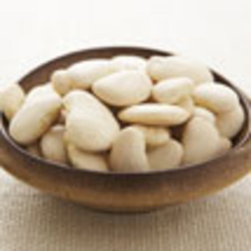 articles/2009/12/29/what-to-eat-new-years-cocktail-party/what-to-eat---cassoulet_ufef6a