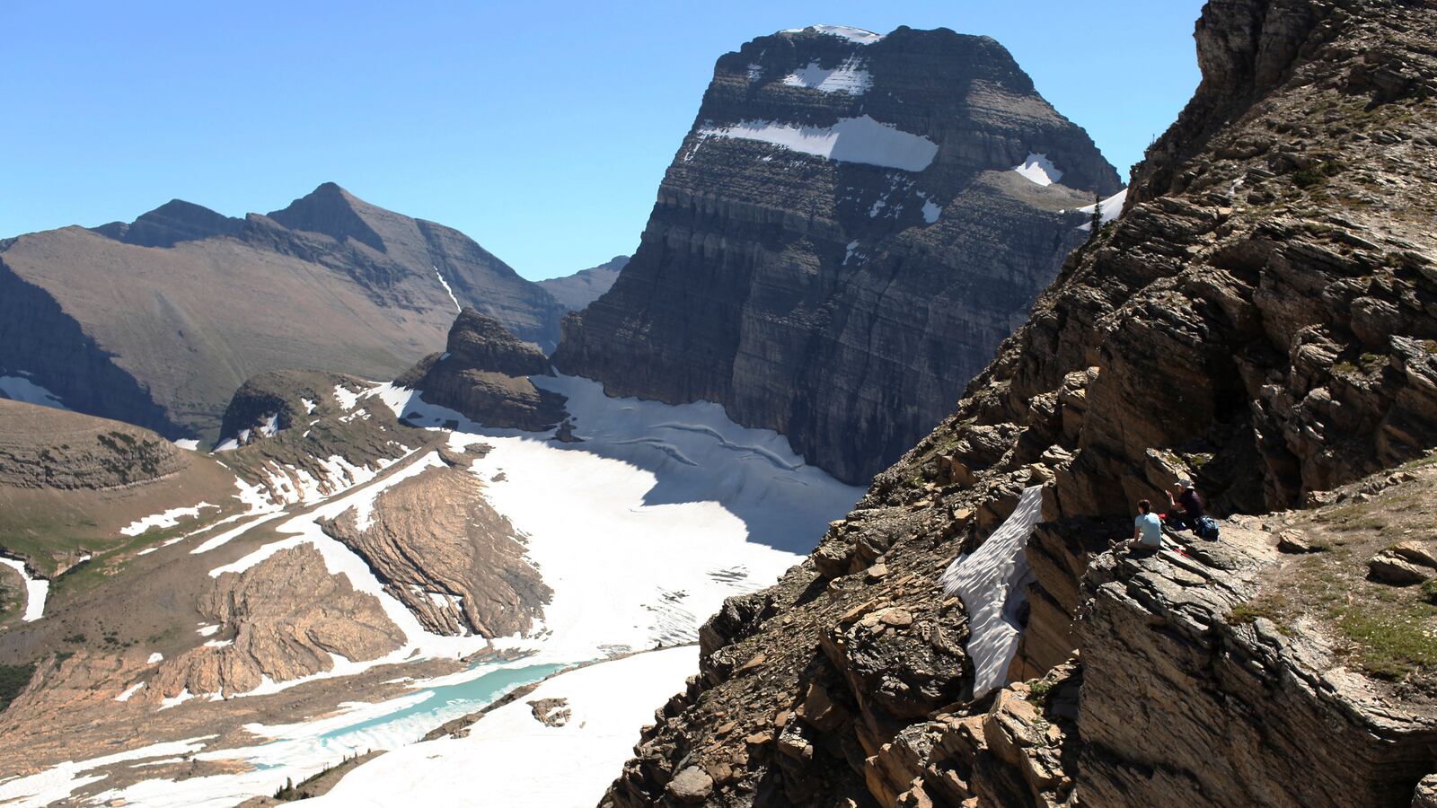 2011-08-31T120000Z_1836587511_GM1E78V0S1G01_RTRMADP_3_USA_d36mkc