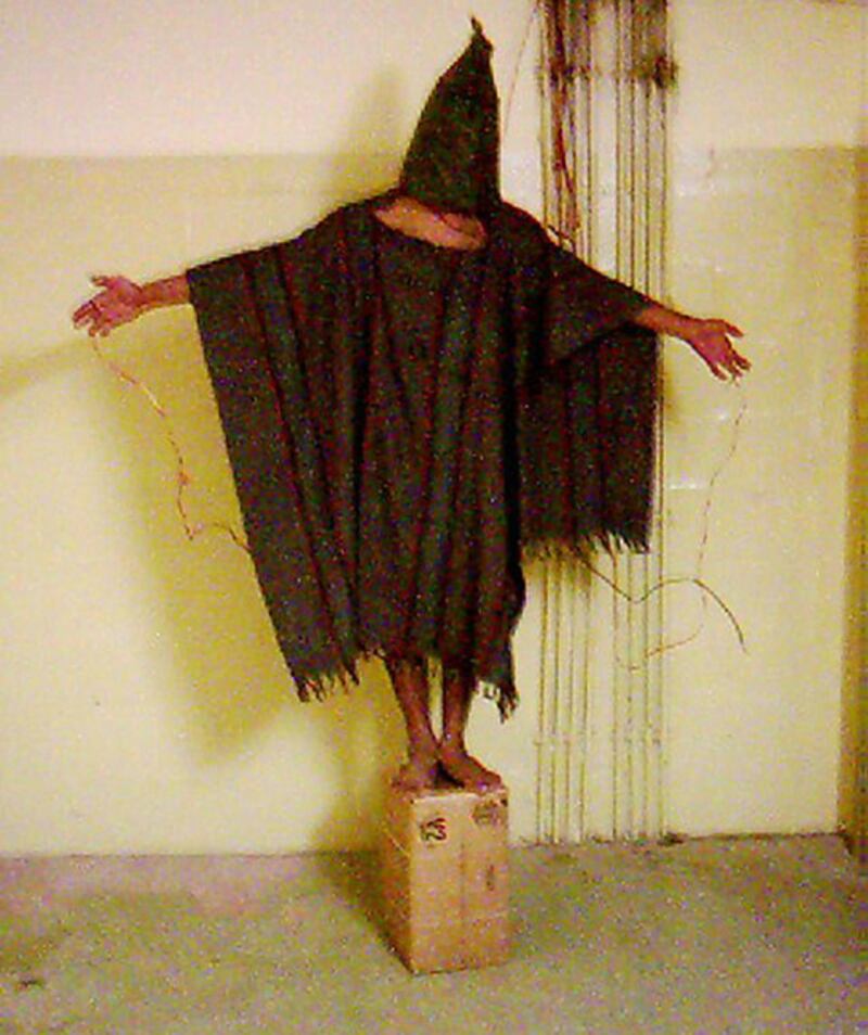 galleries/2012/04/19/controversial-photos-u-s-soldiers-with-taliban-bodies-whitney-houstons-death-and-more/controversial-photos-abu-grahib_keupez