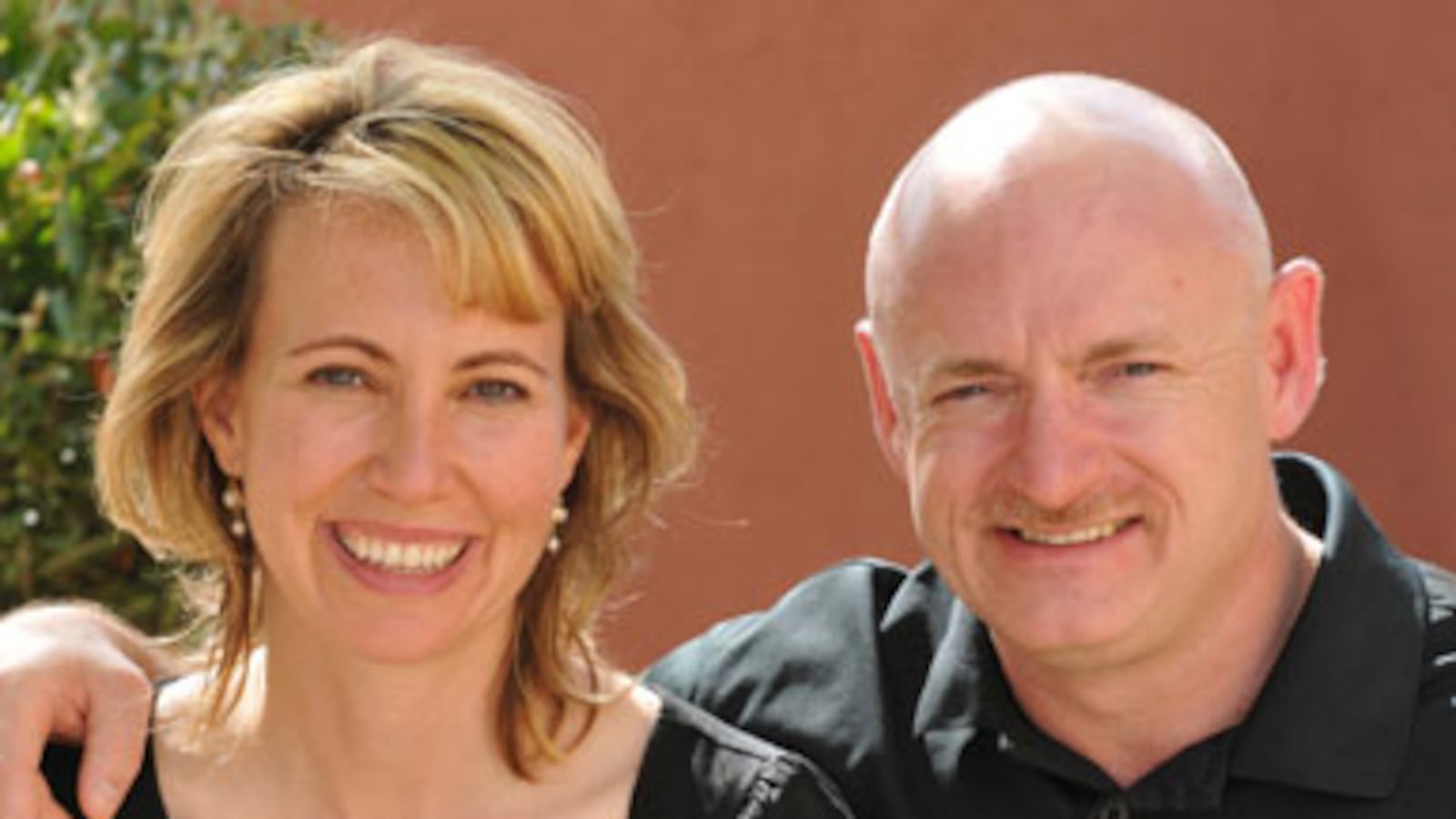 articles/2011/01/09/gabrielle-giffords-marriage-to-astronaut-mark-e-kelly/mcelwaine-giffords-kelly_151682_xmjikw