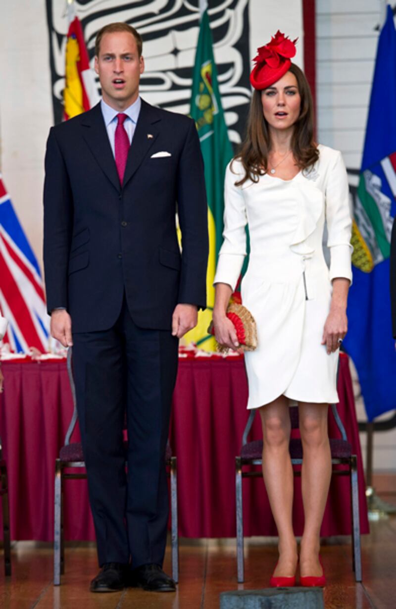 galleries/2010/12/10/kate-middleton-lookbook/will-kate-canada4_txfzt4