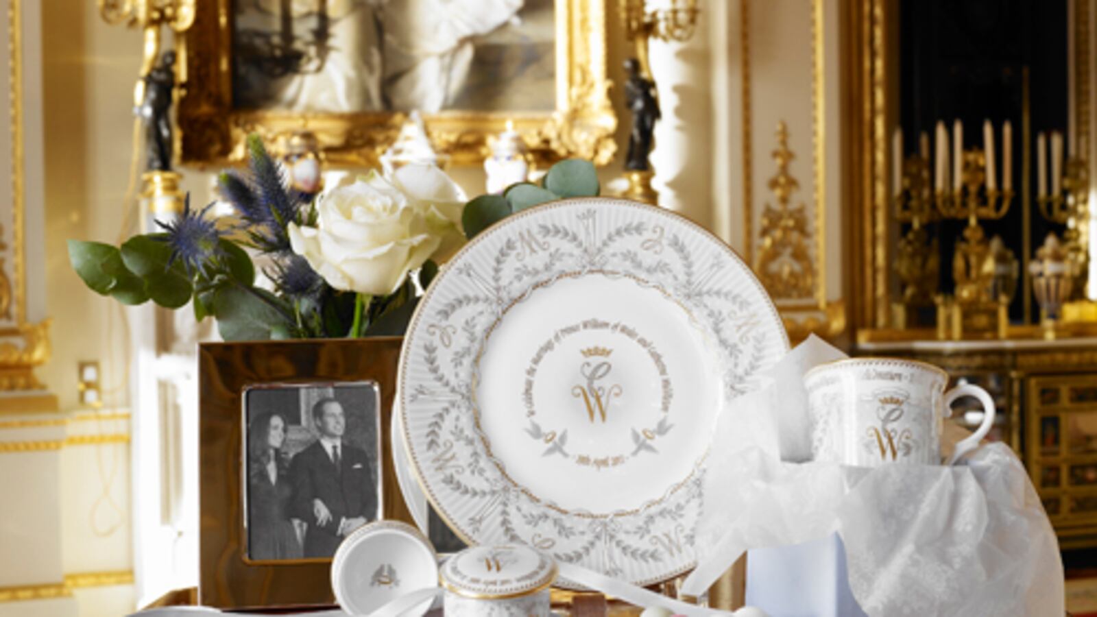 cheats/2010/12/19/william-and-kate-wedding-souvenirs-debut/william-kate-wedding-souveniers_b0zzad