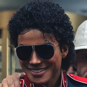 Jaafar Jackson as Michael Jackson and KeiLyn Durrel Jones as Bill Bray.