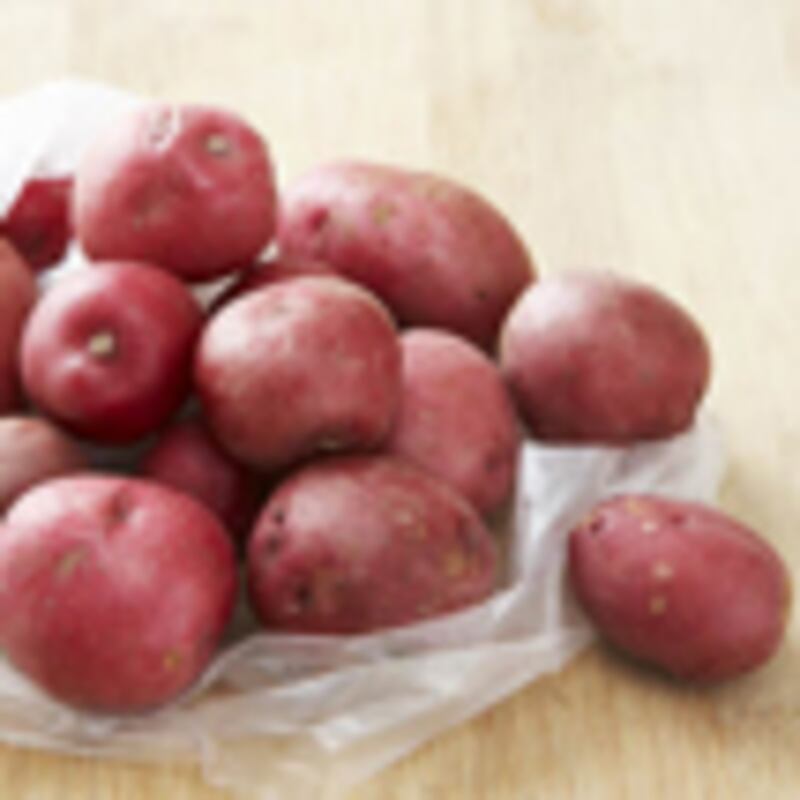 articles/2009/06/24/what-to-eat/fb---what-to-eat---spicy-new-potato-salad_j0163f