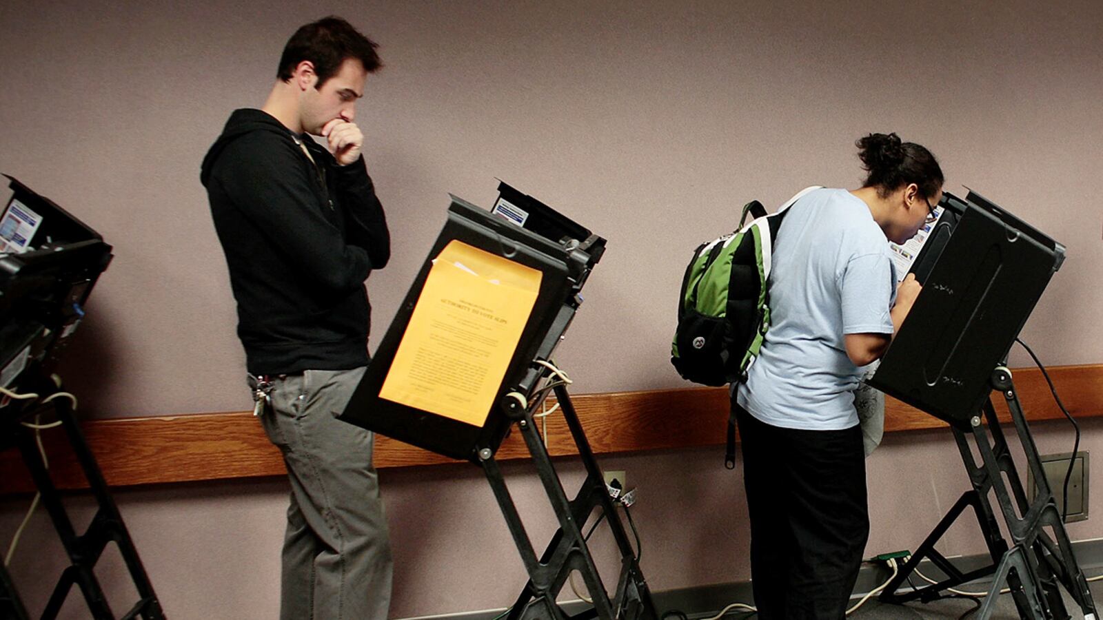 articles/2011/12/09/independents-are-growing-in-number-and-drifting-away-from-obama/swing-voters-ohio-cheat_z3plv6