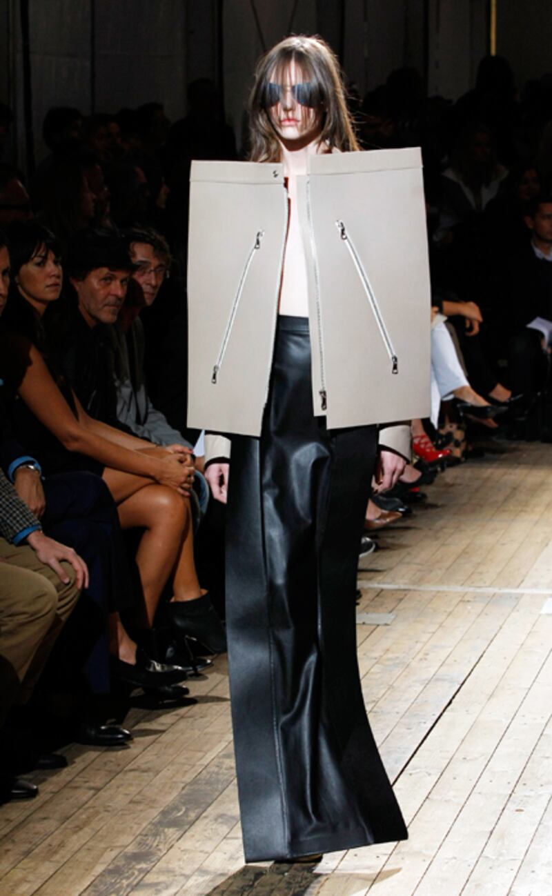 galleries/2010/10/06/paris-fashion-week-wrap/paris-fashion-week-106---marglela_gyviyb
