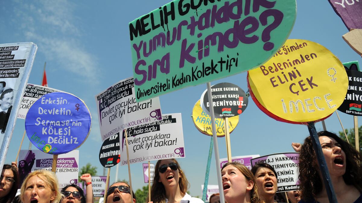 articles/2012/06/06/in-turkey-abortion-law-sparks-new-battle-over-mosque-versus-state/turkey-abortion-protests-matthews-teaser_h70cos
