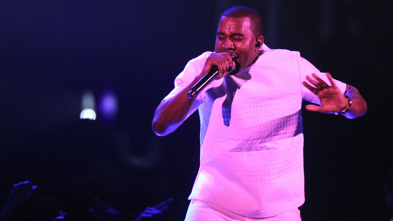 cheats/2013/06/19/kanye-s-lyrics-offend-parkinson-s-group/130619-kanye-cheat_eqqsjx