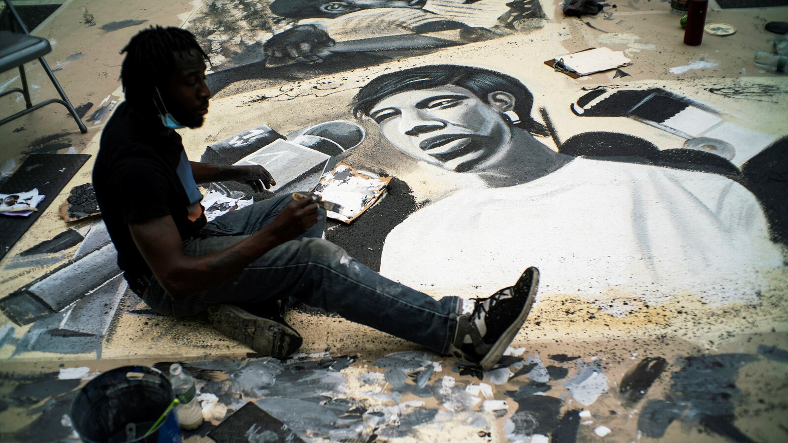 2020-07-03T224730Z_1222477284_RC2YLH9TMI49_RTRMADP_3_MINNEAPOLIS-POLICE-NEW-YORK_nsslkh