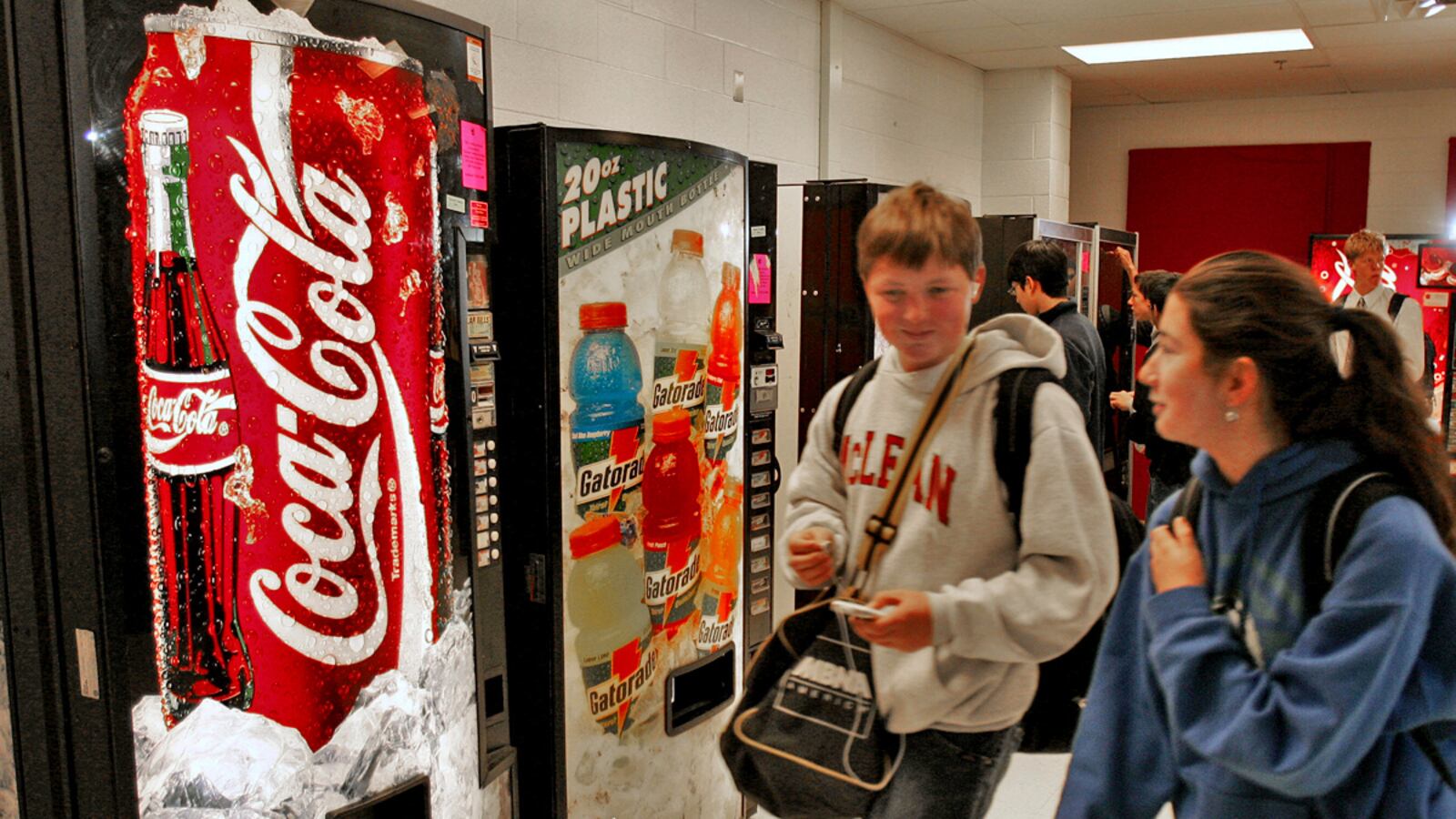 cheats/2012/12/10/childhood-obesity-rates-dropping/overweight-children-soda-cheat_xdjom0