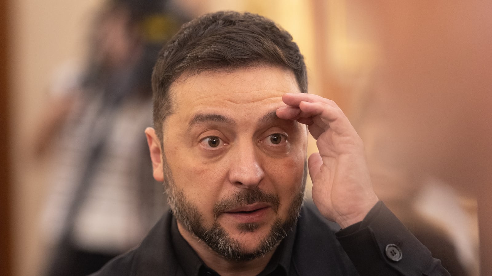 Volodimir Zelenski has been forced into a decision on the U.S. peace deal.