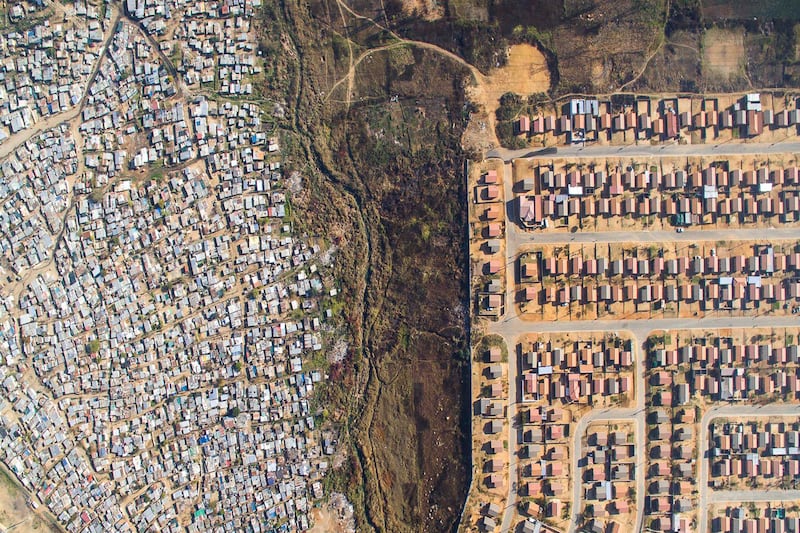 galleries/2016/08/13/a-stark-look-at-south-africa-from-above/160701-Johnny-Miller-gallery-02_rgi47g