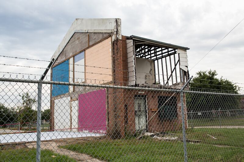 galleries/2014/05/11/ghosts-of-katrina-blight-in-nola-photos/140509-katrina-blight6_fs6vhi