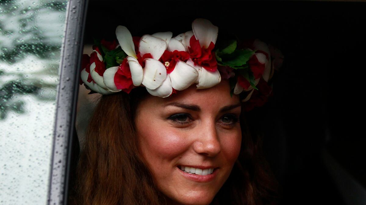 cheats/2012/09/18/criminal-probe-into-topless-kate-photos/kate-middleton-closer-photos-cheat_orqyer