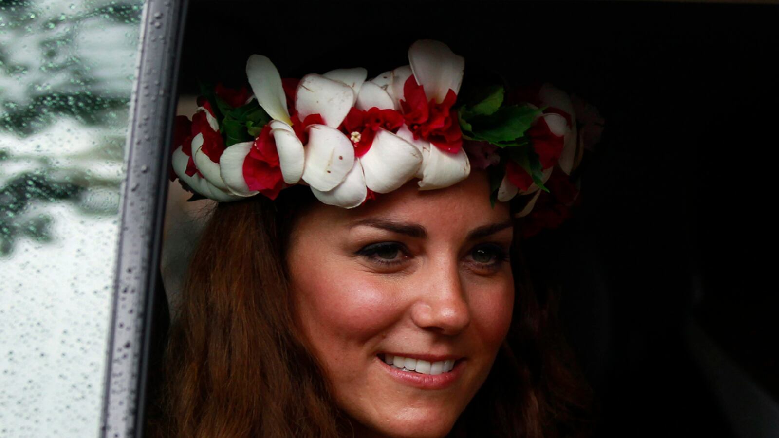 cheats/2012/09/18/criminal-probe-into-topless-kate-photos/kate-middleton-closer-photos-cheat_orqyer