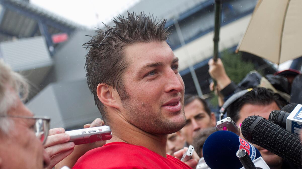 cheats/2016/09/08/report-mets-sign-tebow-to-minor-leagues/160908-tim-tebow-mets-cheat_qviqte