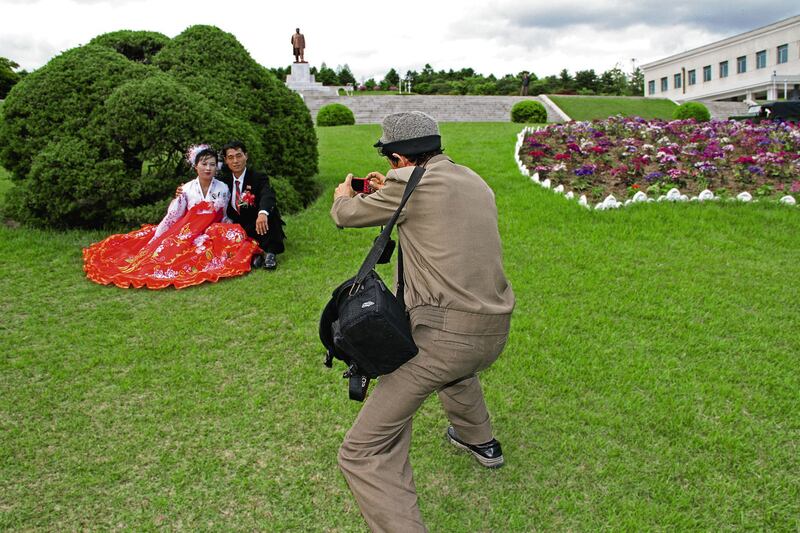 galleries/2014/09/13/inside-the-secret-world-of-north-korea/140911-north-korea-book-anonymous-country-2_doluoh