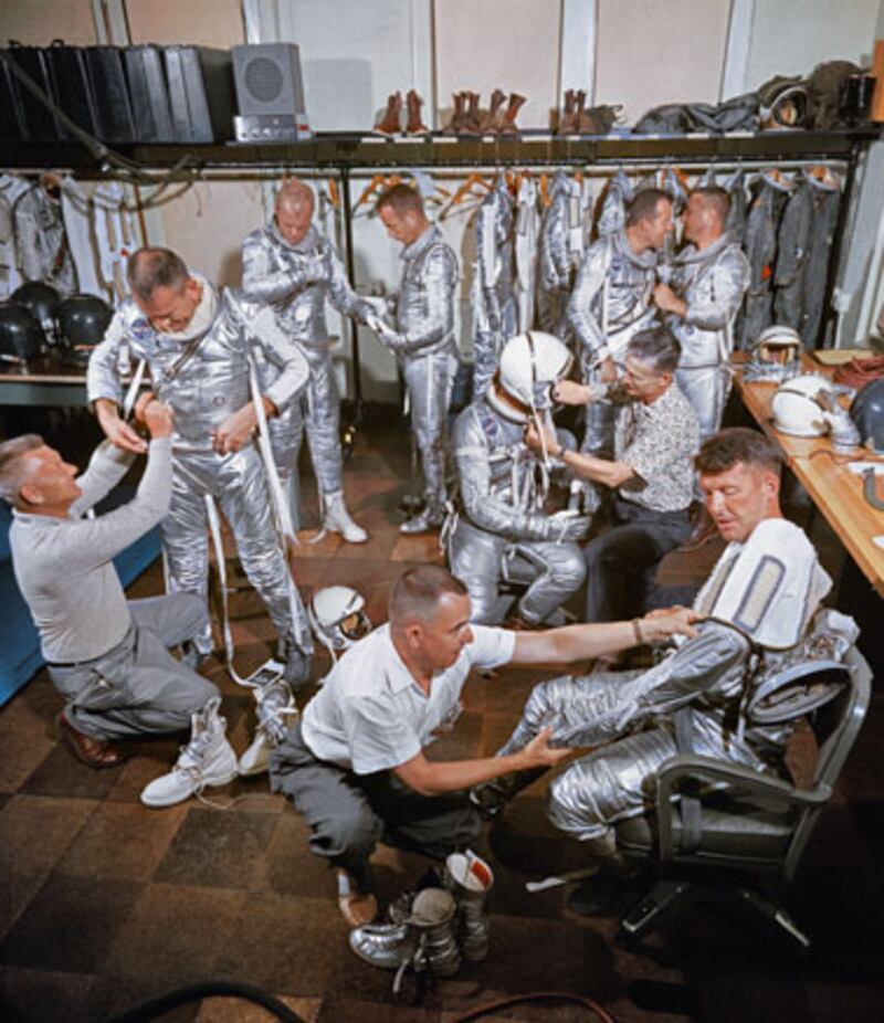 galleries/2009/07/03/the-1-000-coffee-table-book/moonfire-3_tq2jdn