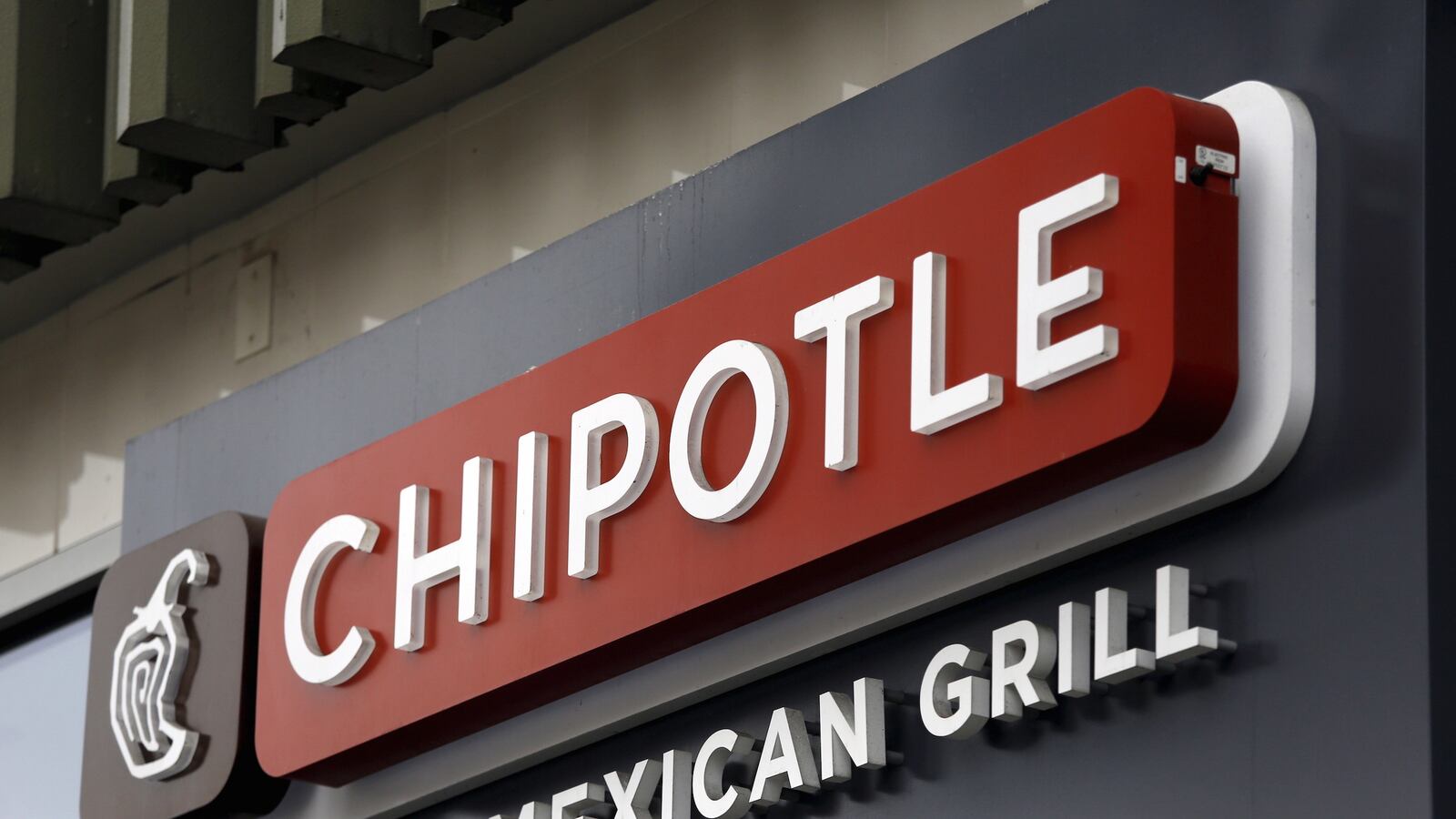 cheats/2015/11/01/43-chipotle-stores-closed-for-e-coli/151101-chipotle-cheat_f79jar