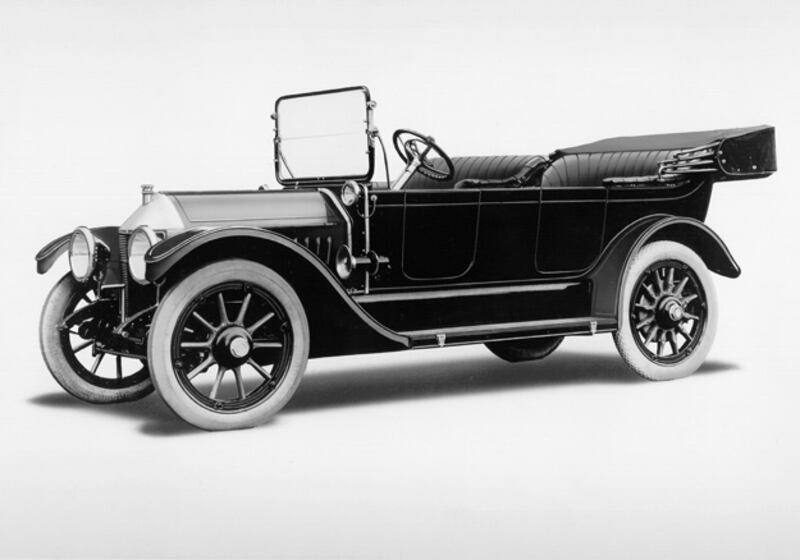galleries/2011/10/30/chevy-celebrates-100-years-of-style-and-innovation-photos/chevrolet-history-1912-classic-six_g4iecc