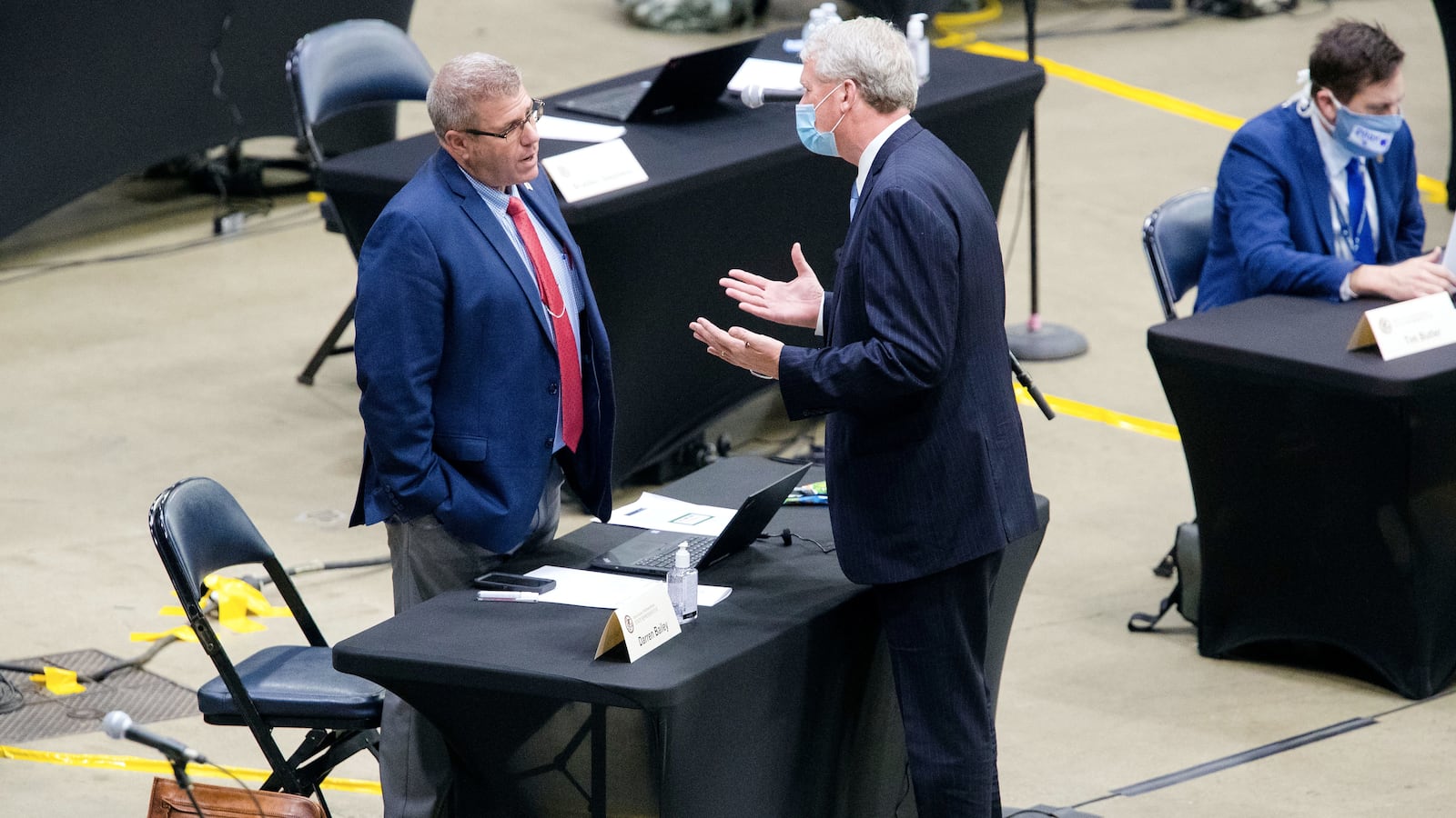 2020-05-20T234318Z_256903175_MT1USATODAY14323826_RTRMADP_3_ILLINOIS-STATE-REP-DARREN-BAILEY-R-LOUISVILLE-LEFT_hg6yoa