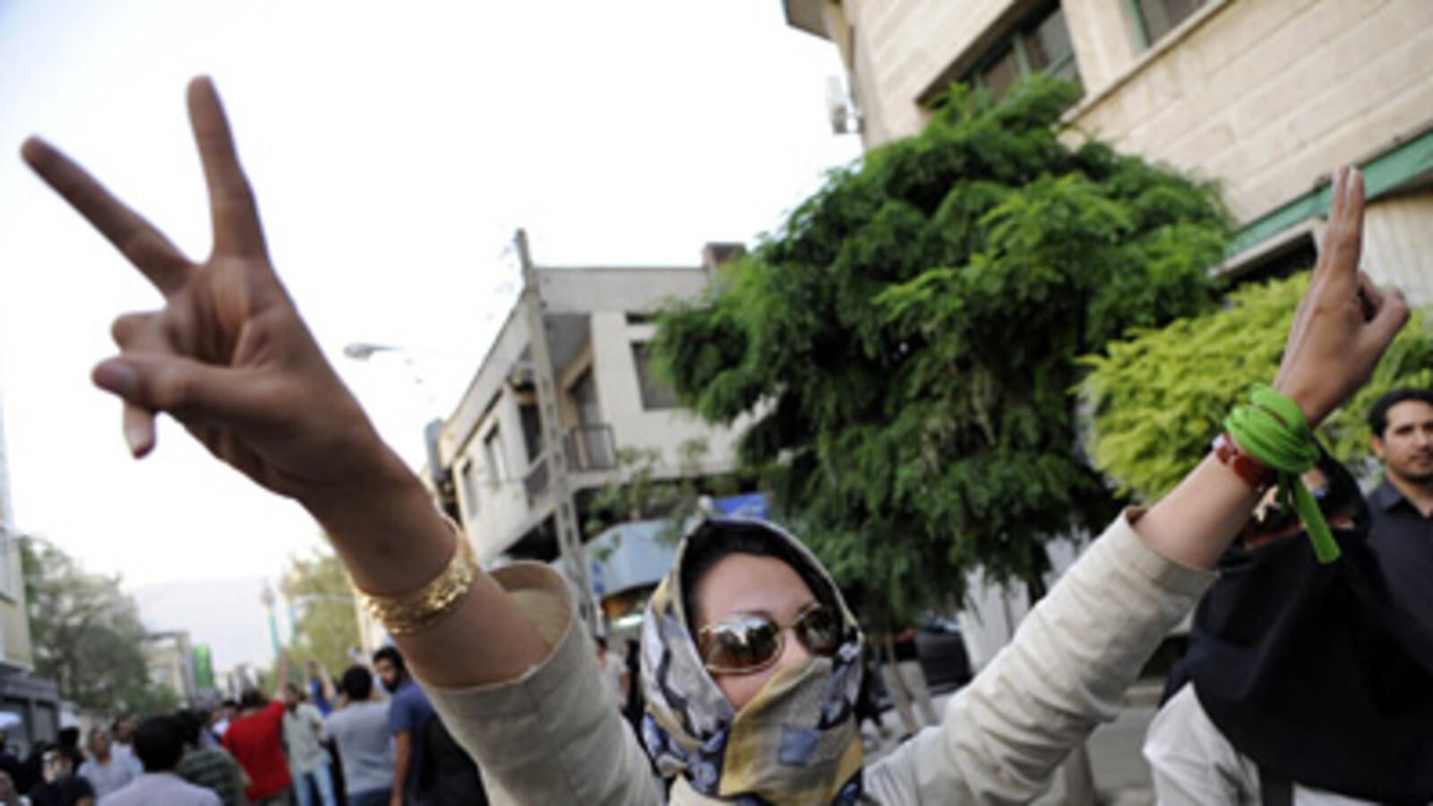 cheats/2009/06/28/3000-protesters-take-to-streets/iran-protesters_uov1z4