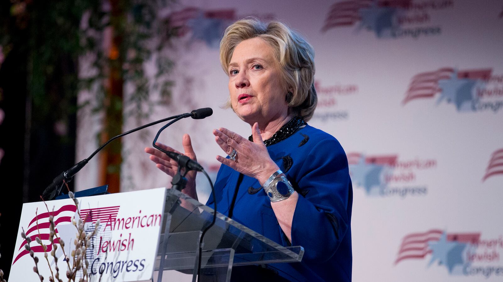articles/2014/03/20/hillary-woos-the-jews/140320-freedlander-clinton_svlpo8