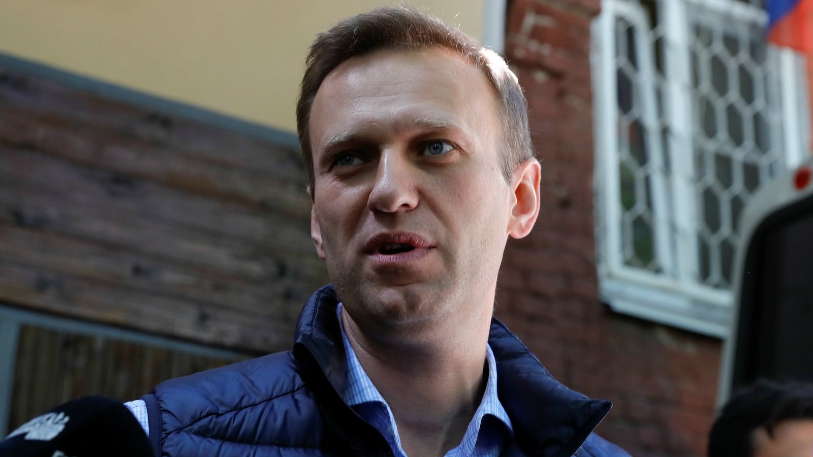 180825-navalny-detained-moscow-cheat_apdwzn