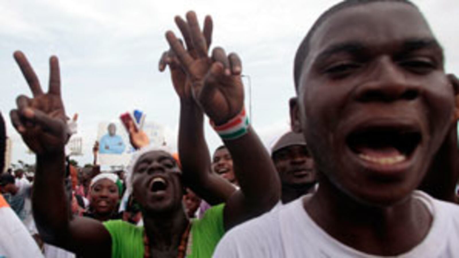 cheats/2011/04/03/un-evacuates-200-staff/ivory-coast-violence_vp8fbq