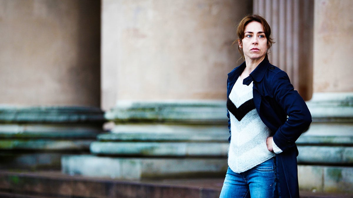 articles/2012/11/16/sofie-gr-b-l-star-of-forbrydelsen-on-sarah-lund-the-killing-and-season-3/lacob-sofie-grabol-tease-embed_ijc6fn