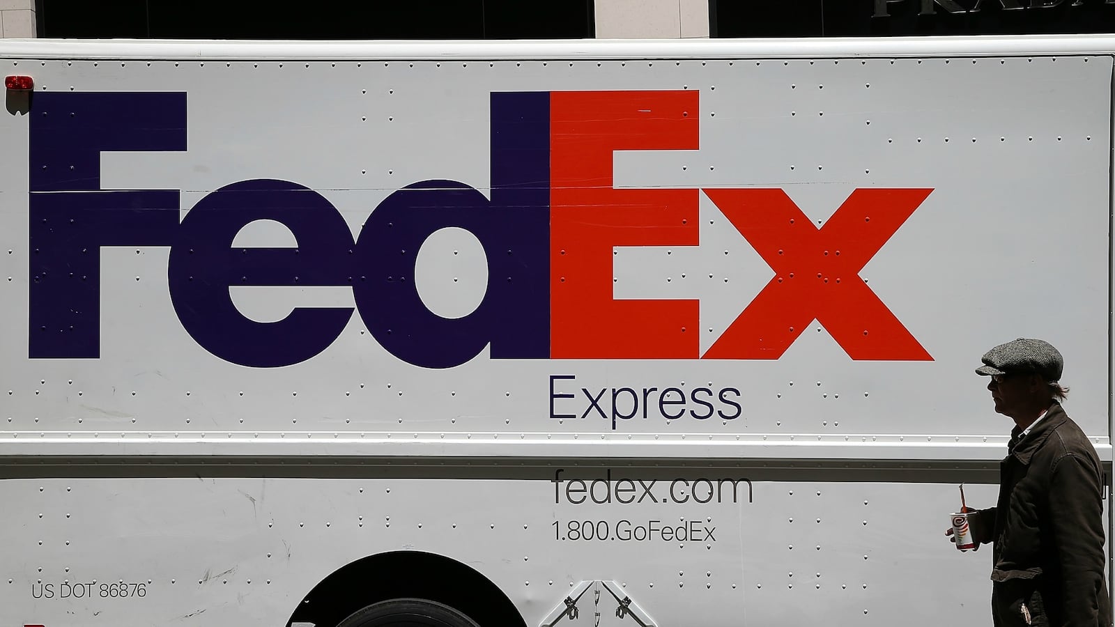 cheats/2014/08/15/fedex-faces-money-laundering-charge/140815-fedex-cheat_v2koiv