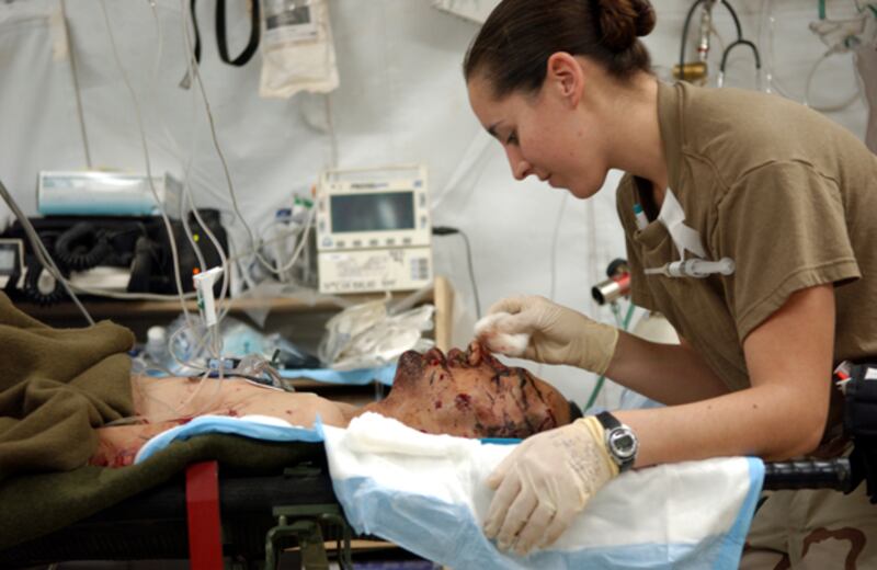 galleries/2009/11/30/groundbreaking-care-for-soliders-in-iraq/iraq-medi12_jwdn5p