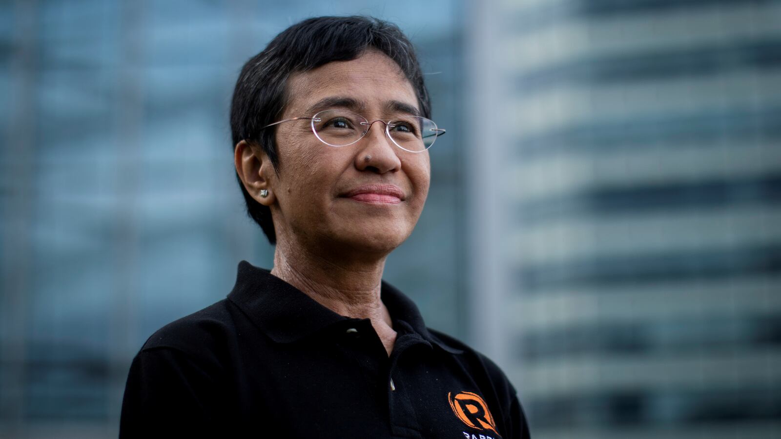 2021-10-11T043627Z_828581090_RC2G7Q9EGE71_RTRMADP_3_NOBEL-PRIZE-PEACE-PHILIPPINES_a2izpo