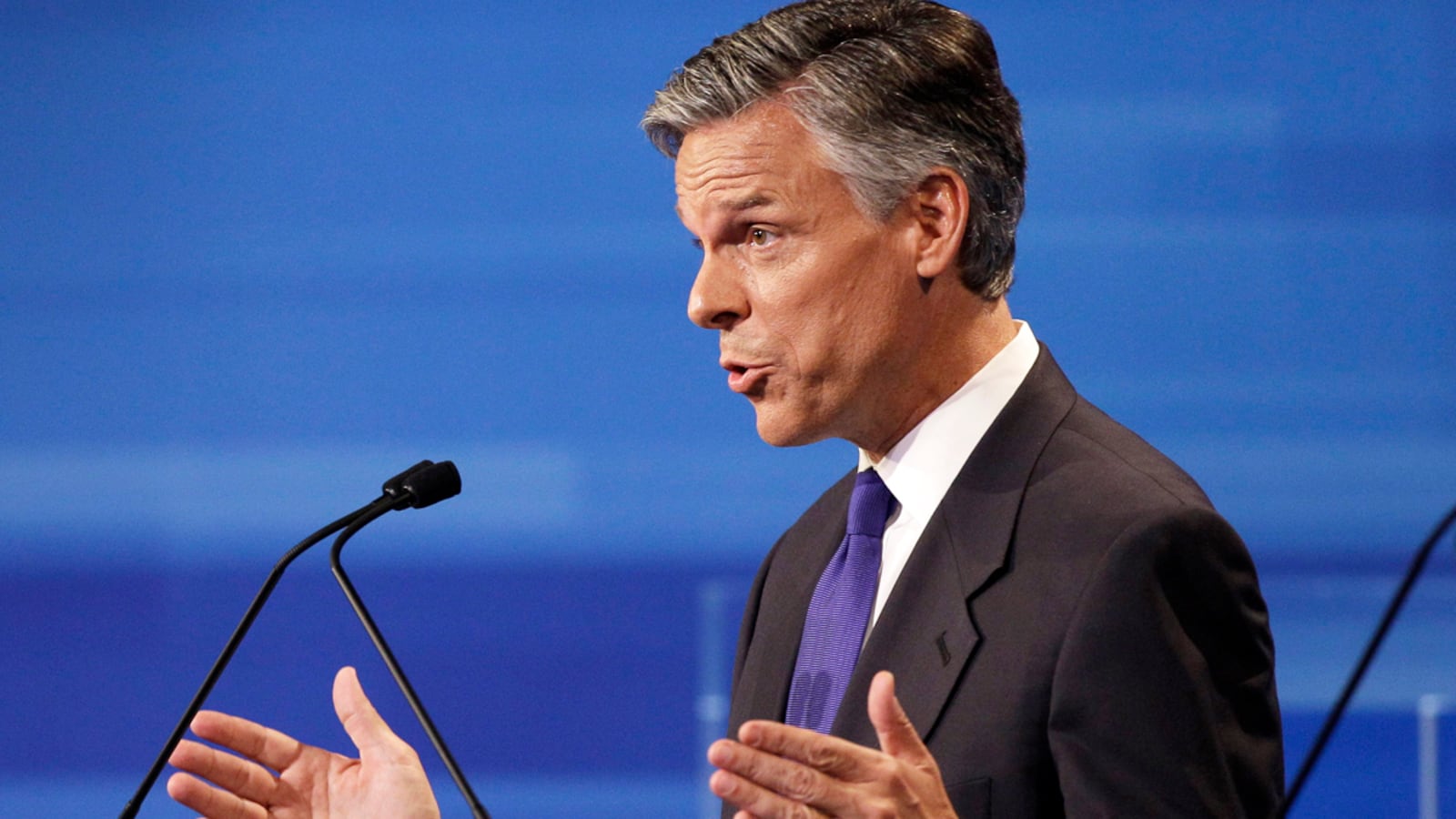 articles/2011/08/19/jon-huntsman-goes-crazy-says-climate-change-exists/hunstman-twitter-lawrence_zchamj
