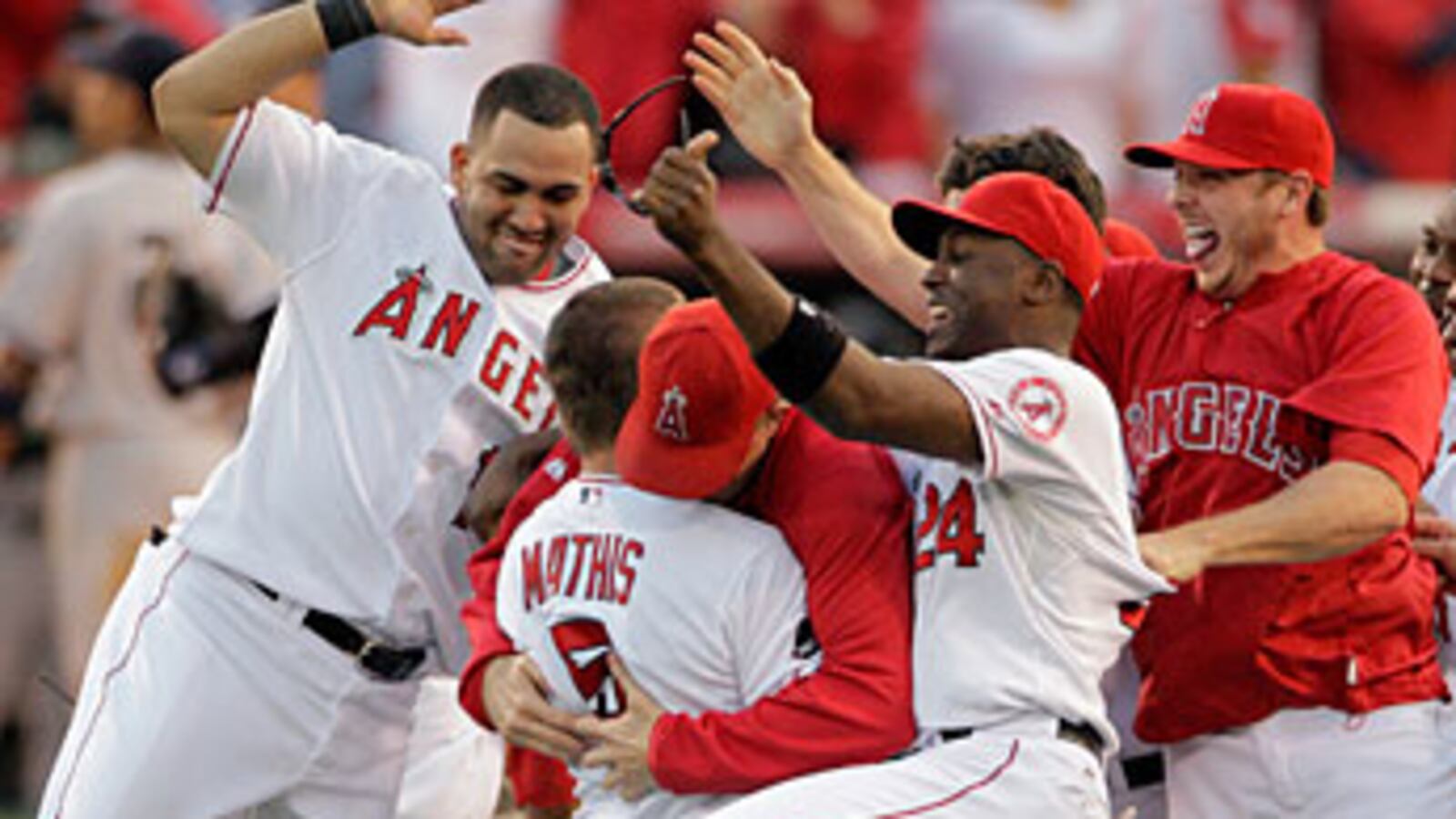 cheats/2009/10/19/underdog-angels-beat-yankees/angels_qnodzd