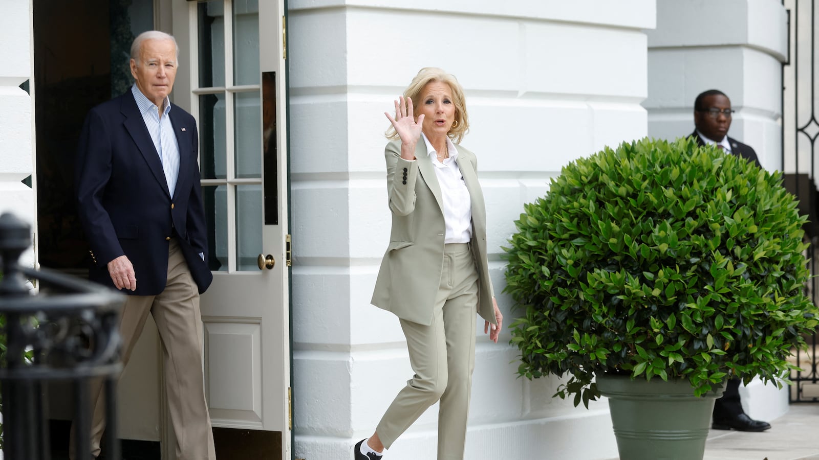 2023-03-31T121803Z_1123610464_RC2050AS34BQ_RTRMADP_3_USA-BIDEN_lqe9sd