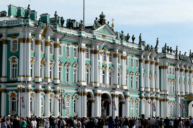galleries/2013/04/09/azzam-airbus-380-more-of-the-world-s-largest-things-photos/130408-worlds-largest-museum-hermitage_xtbv7a