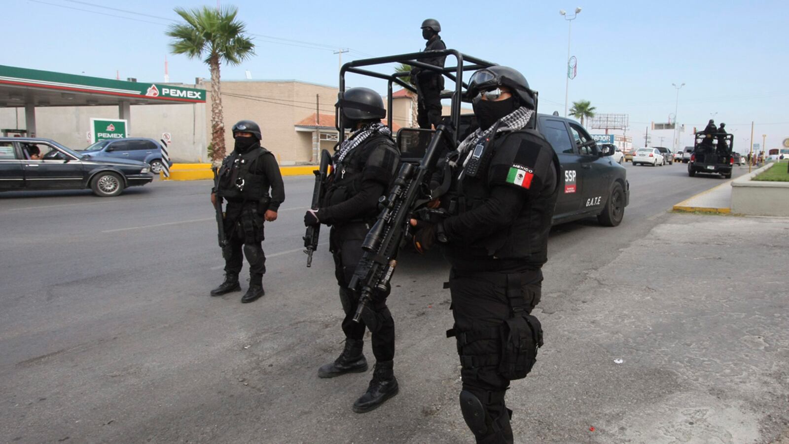 galleries/2012/09/19/13-greatest-prison-escapes-from-alcatraz-to-piedras-negras-photos/prison-escapes-tease_f9acdp