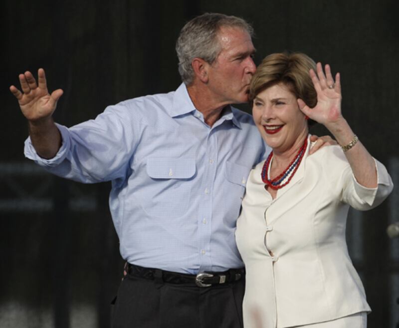 galleries/2009/12/24/couples-we-can-still-believe-in/couples-we-believe-in---bush_jburew