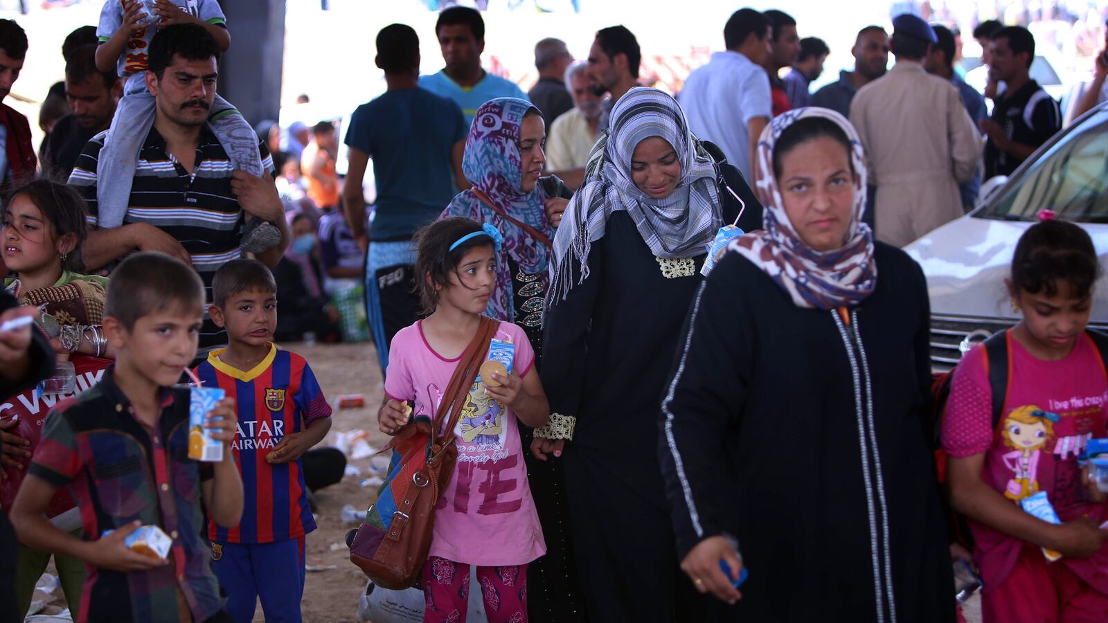 cheats/2014/06/11/500k-iraqis-flee-mosul/140611-mosul-cheat_auii62