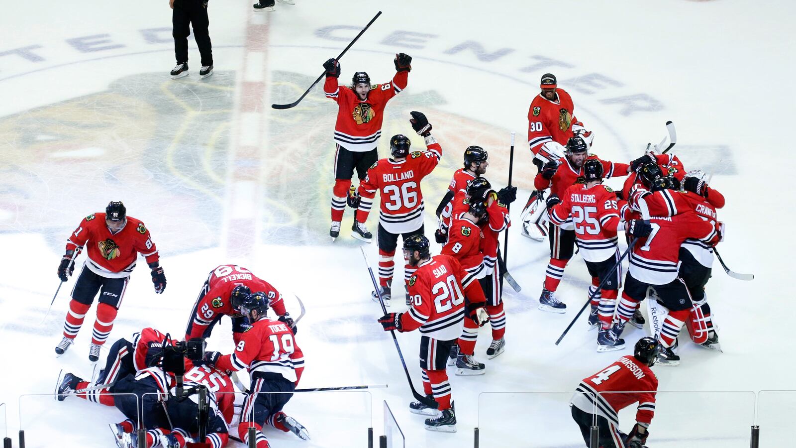cheats/2013/06/09/bruins-blackhawks-to-meet-in-nhl-final/130609-stanley-cup-cheat_hndxo4